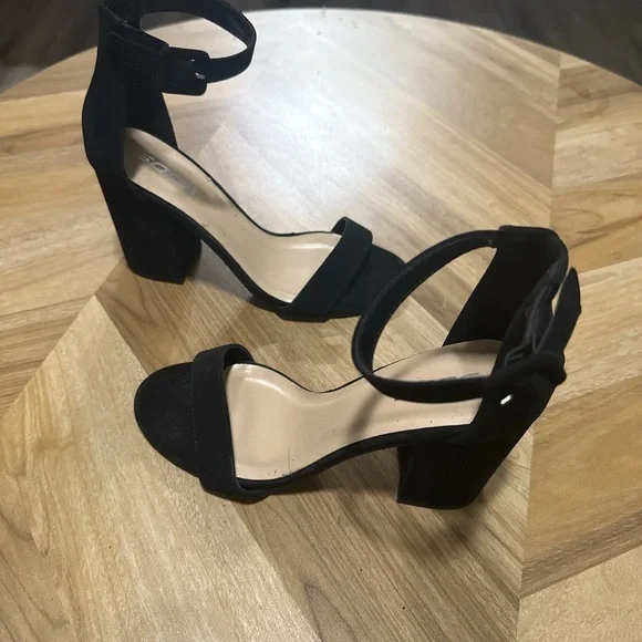 Fergie Women's Black Heeled Boots - Picture 2 of 4